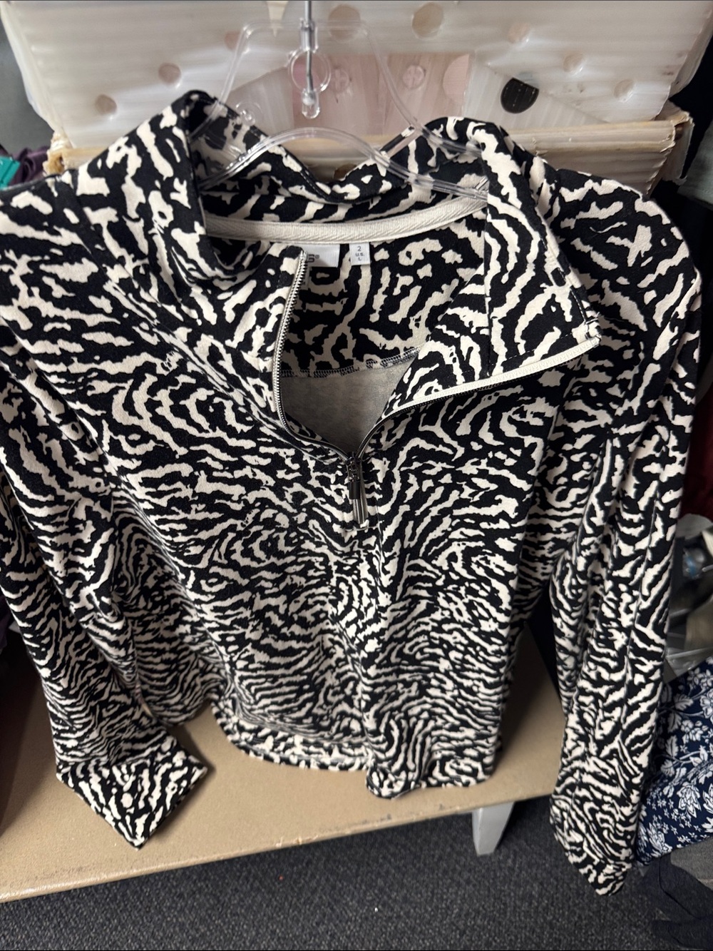 Chico’s sweatshirt size 2 // 092721